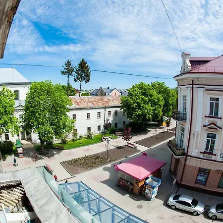 Прекрасная Квартира В Самом Центре Ternopil Exterior photo